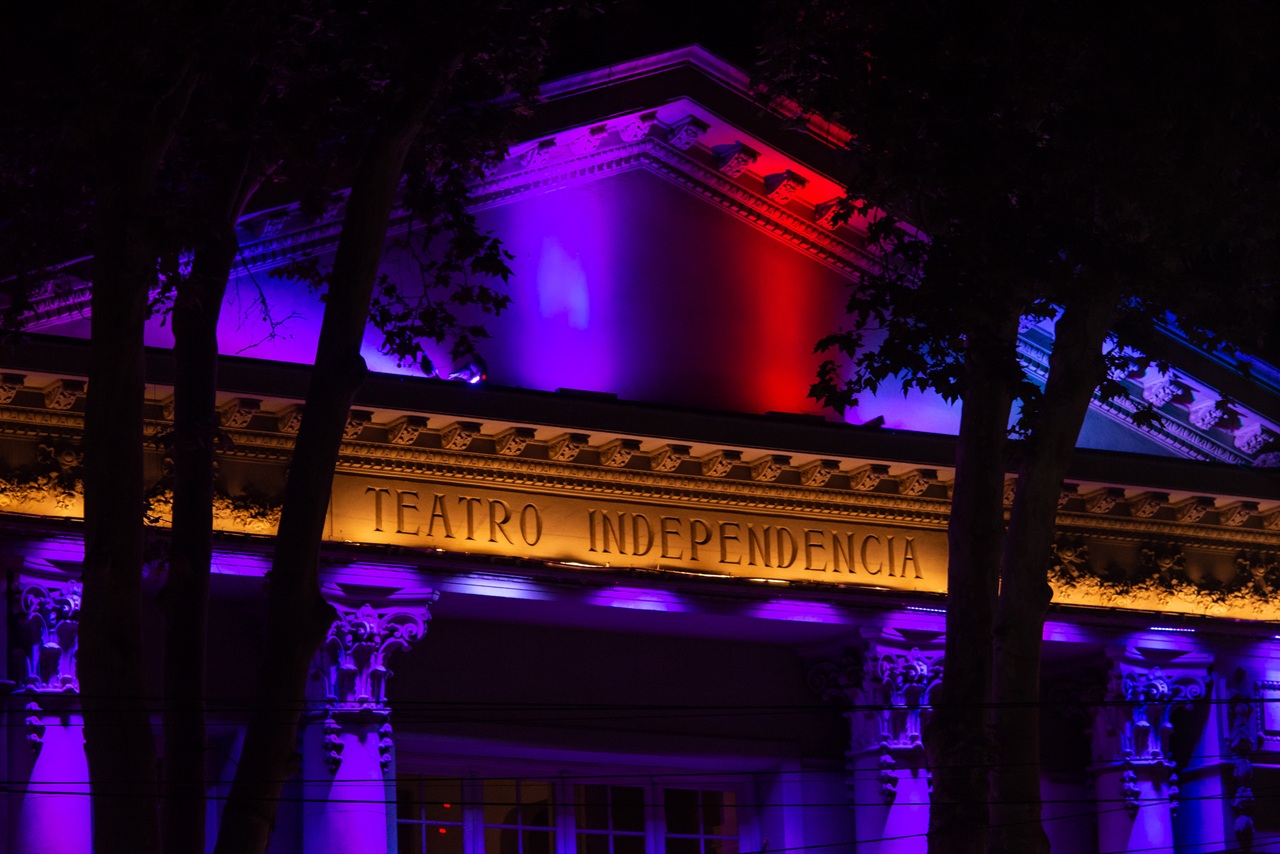 Teatro-Independencia-Mendoza-fachada-iluminado-ok